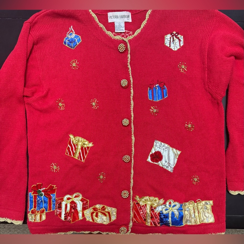 Vintage Festive Red Women's Cardigan with Presents - Picture 6 of 6